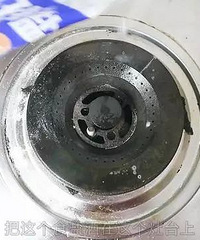 我在燃气炉上喷了这个,老婆点火后,嘣地一声……