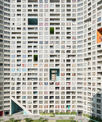 印度盖了栋公寓,竟有1000多户能住下整村人!