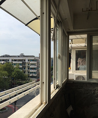 �ں�շת�����򷿣������ڴ����ְᵽ����ѧ����