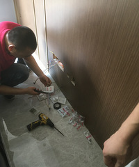 2019.7.26 安装开关面板&主灯筒灯&卫生间小五金