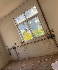 ���ط�����װ�ޣ����ҺͿ����¿��Ĳ�