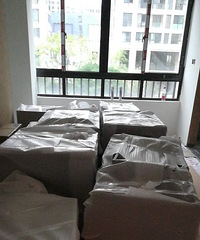 ����װ���³���һ���ִ����ɫ�ع�