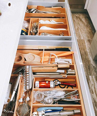 ����ұ���ͳ������������ɾ������ڲ�ͬ