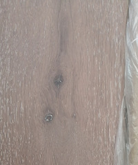 ��ľ�����Ժ�ɫ�ڰ̣������ô����