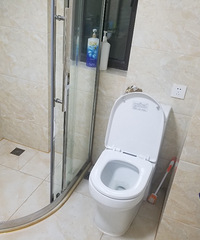 ��������Ͱ�Ա���������ˮ��ͷ������ȥ��������Ͱ!