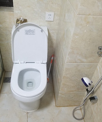 ��������Ͱ�Ա���������ˮ��ͷ������ȥ��������Ͱ!