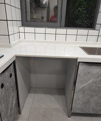 �������ϴ���Ԥ����λ�û��п��࣬������ô����������