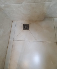 ��ԡ����©�ܱߵ�Сש���ܱߴ�ש���³�1-2���׸��ã�