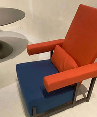 ������Ϻ�չ����һ�죬���㿴δ����������з���