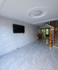 ����Ʒ���׸�Ǯ���������͸���һ���������ط�