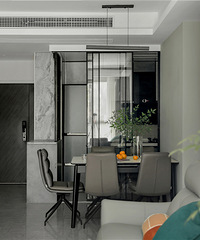 �ں���ƴ�������򷿣�һ¥С������Ϯ�����ⷿ