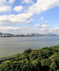 宅男改造钱塘江景房,阳台变书房成最佳工作间