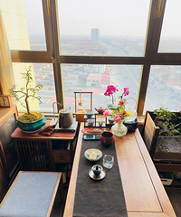 һС������̨�ĳ��˹۾����ң�ȫ������ʮ�㣬���̫�߼��ˣ�