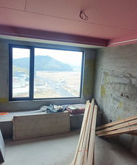 �������λ�������������Ǳ߿���ʯ����齺��ǽ���뿾���ţ���ɹ