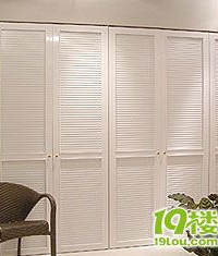 "关于衣柜移门方面的问题在此跟帖"