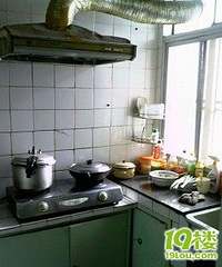 "请高人帮我看看哪个厨房龙头水槽套餐更好?家里经常做饭的……"