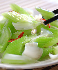 "10道百合菜做法 秋冬季节滋润养颜最佳美食(Z)"