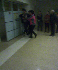 Ű�ģ�������԰4���к���¥�ϵ��� ȫ��Ѫ