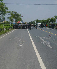 ��ͷ�ᴩ��· ��������ֱ��ײ�ɳ���Զ��