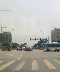 ��ˮ·��������·��������ʻԱͷ����Ѫ