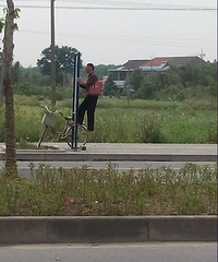 ����һ�����������ڿ�������վ�ƣ��Ҿ����ˣ�