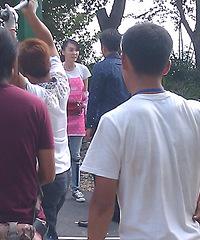 �о����ڼ����Ϻ��ĵ��Ӿ磬��֪������λŮ������˭��ʶ��