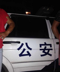 ��ˮ��Ԣ�ſ��кܶ��˾��ڣ����������