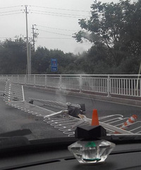 �Ĺ�·�ͳ�ˮ·���棬��·����ȫ����ײ����˭�ɵģ�