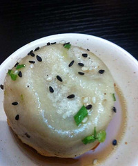 超大个的生煎包