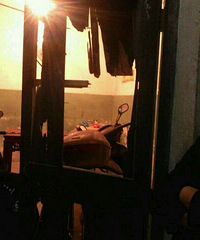 ��������һ�˼Ұ�ҹ���ң��Ŵ����Ǵ������ͼ��