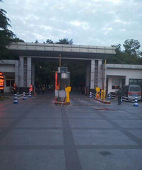 ���쿪ʼ���侯����ҽԺͣ��Ҫ�շ��ˣ�