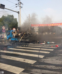 ���ǽ����¼�԰·���л�����������������İ�