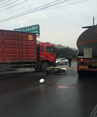 �·�����·�ڲ��ҳ���Ħ�г�׷βһ�������