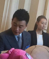 ١��Ϊ�����ڼ���ĳ�Ƶ꣬�Ͻ�ȥ�ſڶ׵�~