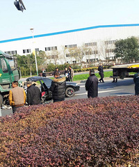 ���˿����������·һ����׷β ǰ��������ײ���ˣ�ͼ��