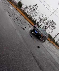 ƽ�����¿�·����һ··�ڷ�������  ���⳵���ر���