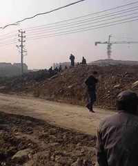 ͩ���Ժ���и��������ڳ�һ��Ůʬ��