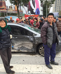 ��΢�ű����û��ѡ�Ӣ�׶����ſ�ײ���� �ü�ʮ����Χ��