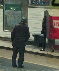 ��վ����һ���� ����Ȼ��Ů��¶���Լ�������