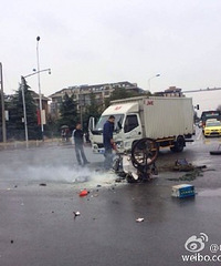 ���и۳ǿ�����һ�𳵻�����֪������ô����