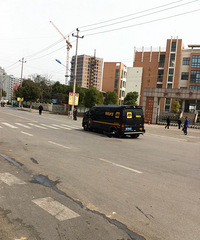 ��������һ���˳���;����������ͻȻ����