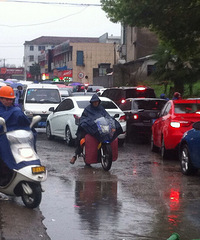 ����ͷ���ϡ�һ�������� У�ſ�ֱ�Ҳ��̶�