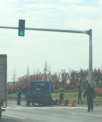 ƽ���¿���վ�����̵ƴ�����ƿ��������ѹ��ũ�ó���