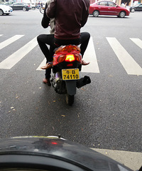 ����ɽ·��ˮ·����һ��Ħ�г����� ��ȫ���ˣ�