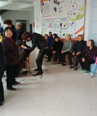 海盐县大桥新区东海花苑社区义剪活动