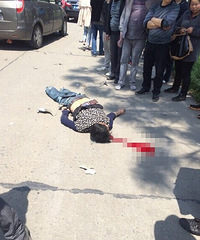 ����һ����ײ�˵�ƿ�� ���ߵ�����Ѫֱ��...