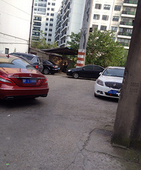 ţ��ı��ۣ������°࿪��������һ������ȥ