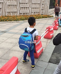 ����:ѧ����Ϊû������� ��ʦ������У�ţ�