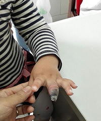 ����4��Ůͯ���˸������� ����������ȻҪ��֫