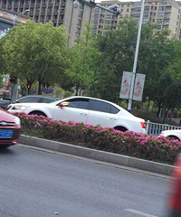 �������û��ѡ���ϧ�ˣ��蹫��·һ���³�ײ����